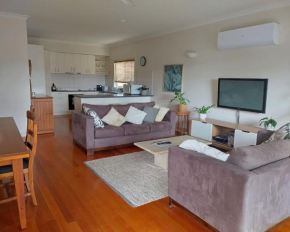 Cowes Escape, Cowes